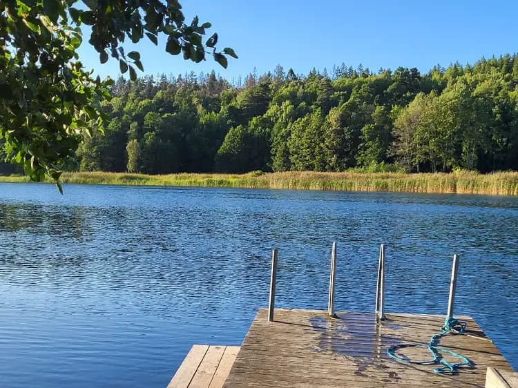 Upplev unik glamping vid Göta Kanal på Glasbruket i Borensberg. Njut av lyxtält, natur, paddling, cykling & historisk miljö. Boka din vistelse idag!