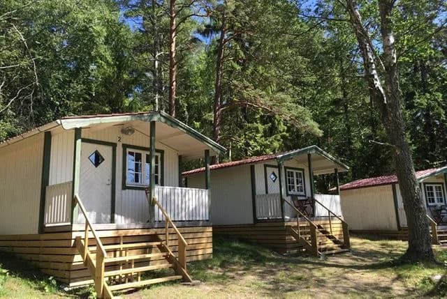 Upplev unik glamping på Seläter Camping i Strömstad! Naturnära lyx vid Västkusten med havsbad, golf, restaurang & aktiviteter. Boka din drömsemester!