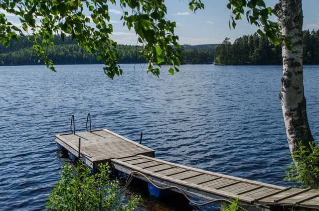 Upplev förstklassig glamping i Kloten Nature Resort, Bergslagen. Njut av lyxiga tält, sjönära läge, aktiviteter, restaurang & spa. Boka ditt äventyr!